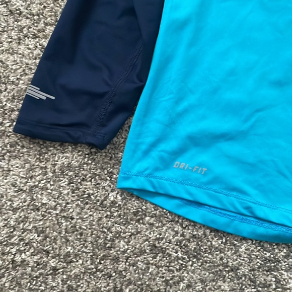 Kids Nike Dri-Fit 1/4 Zip Lightweight Sweatshirt. Size 7. - Picture 3 of 3